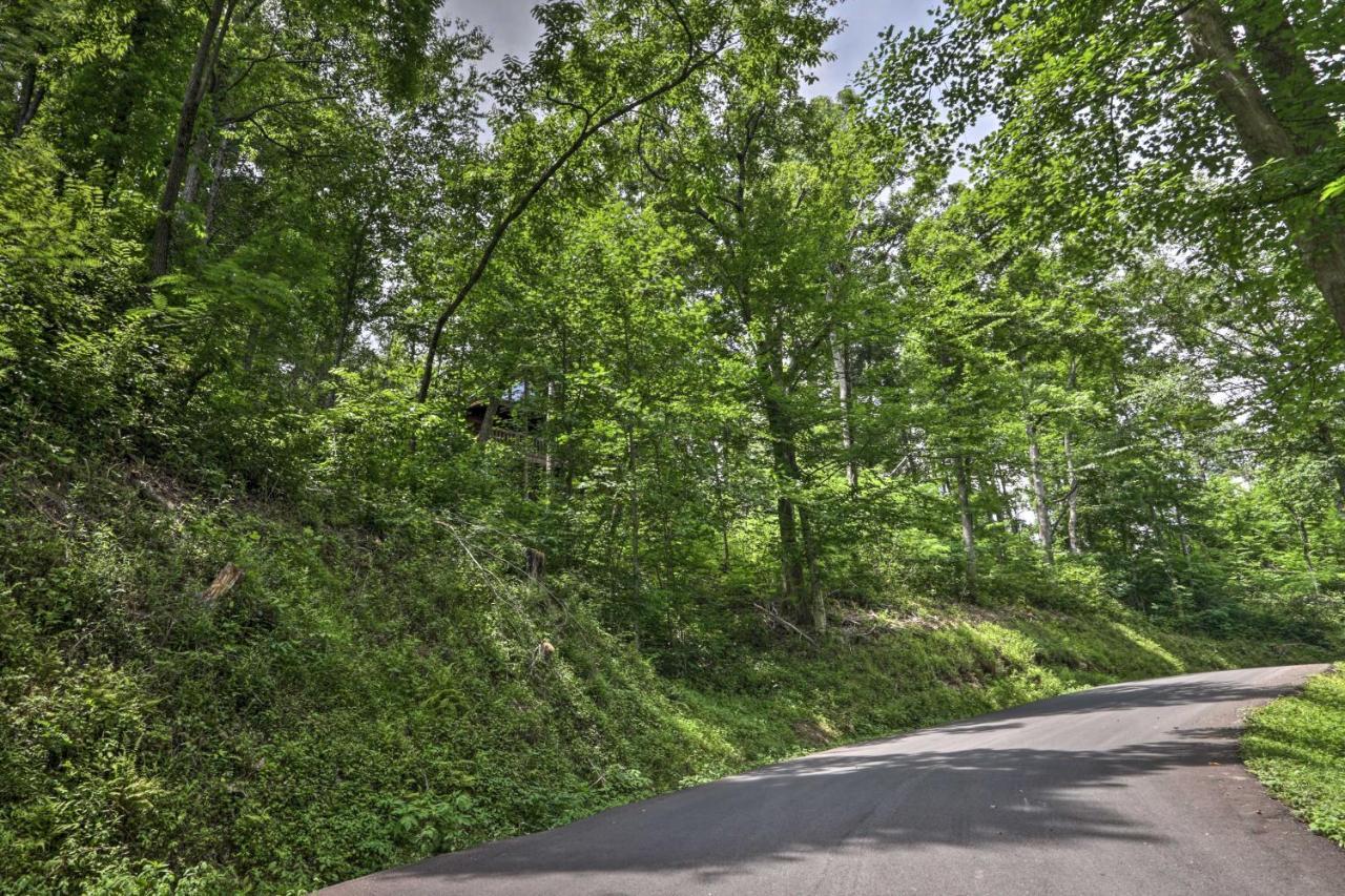 Gatlinburg Mountainside Escape With Deck And Hot Tub! Villa Екстериор снимка