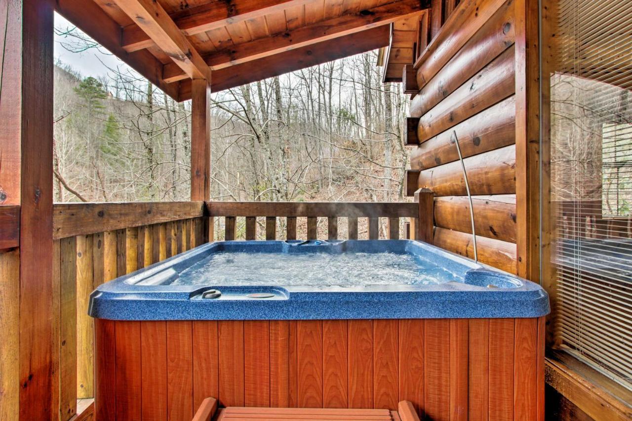 Gatlinburg Mountainside Escape With Deck And Hot Tub! Villa Екстериор снимка