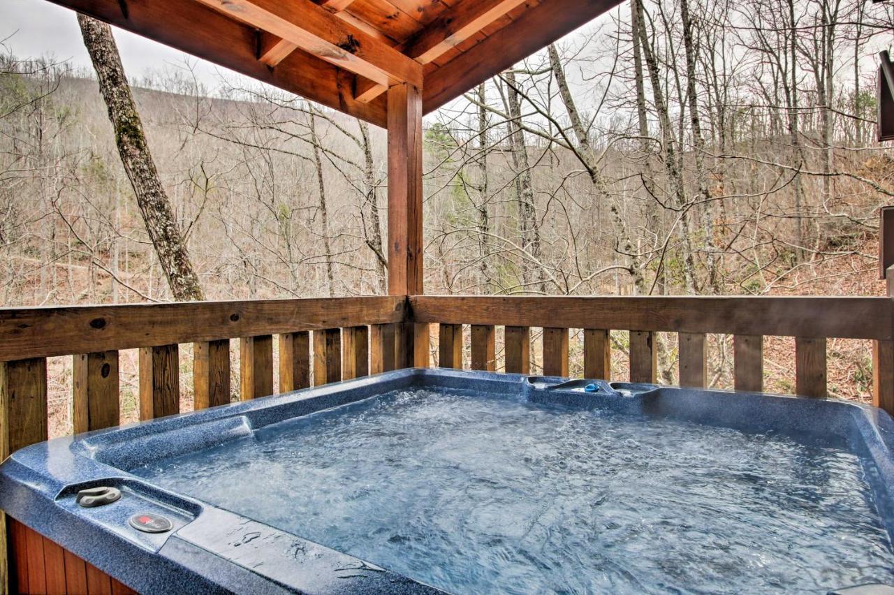 Gatlinburg Mountainside Escape With Deck And Hot Tub! Villa Екстериор снимка